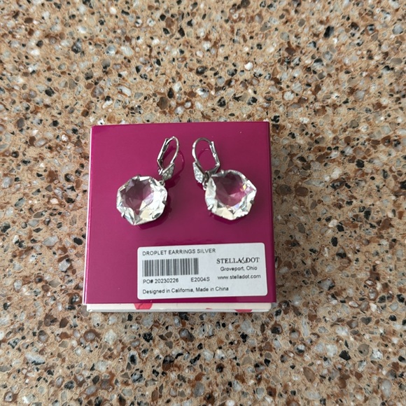 Stella & Dot Droplet earrings silver NWT - never worn - Picture 4 of 4